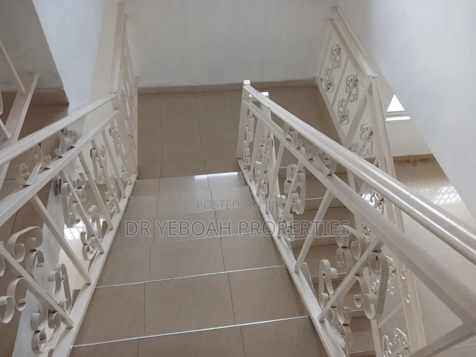 3bdrm Duplex in Spintex Manet :- 3, Papaye for rent