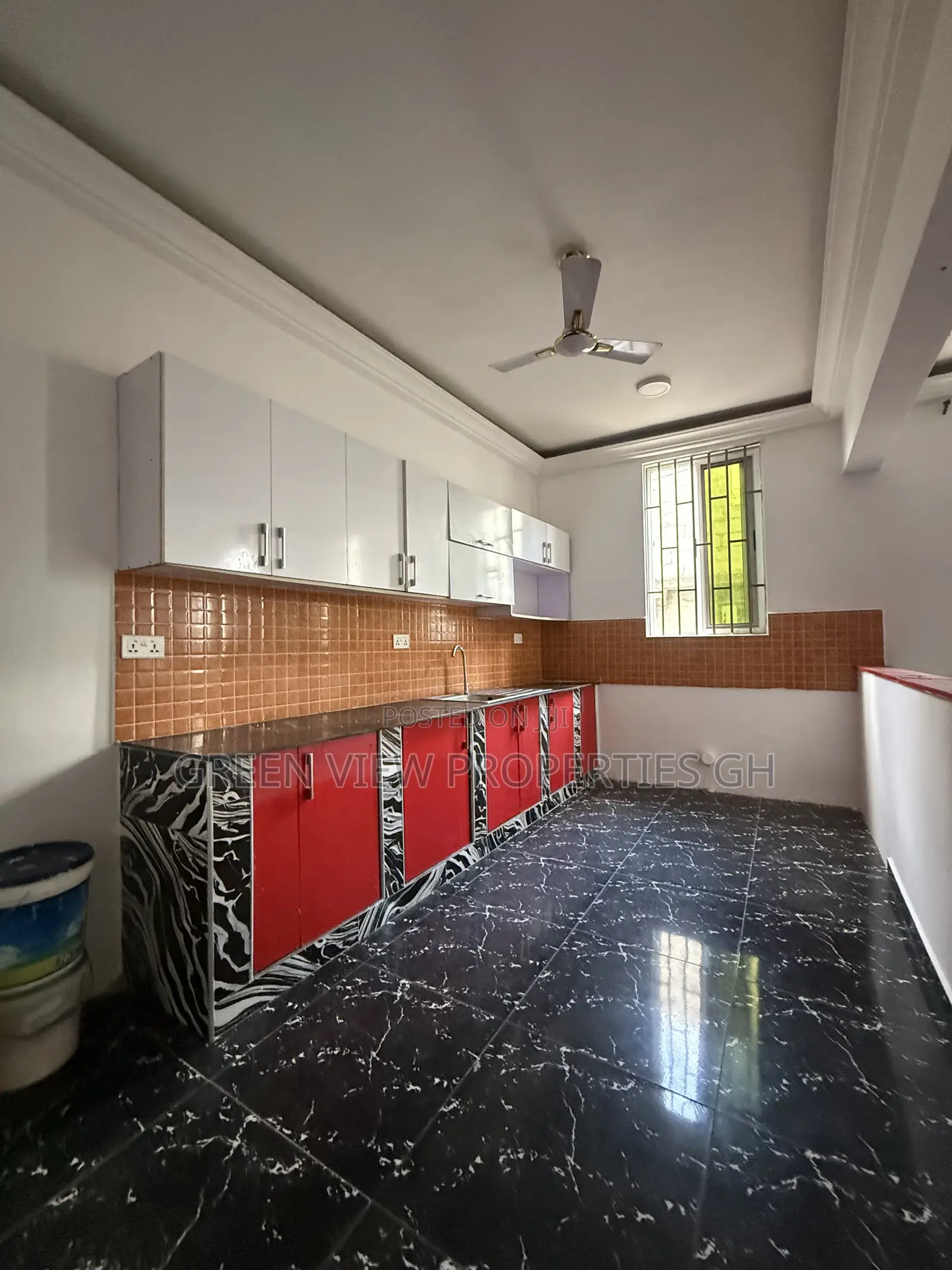 2bdrm Apartment in West Hills Mall Area for rent