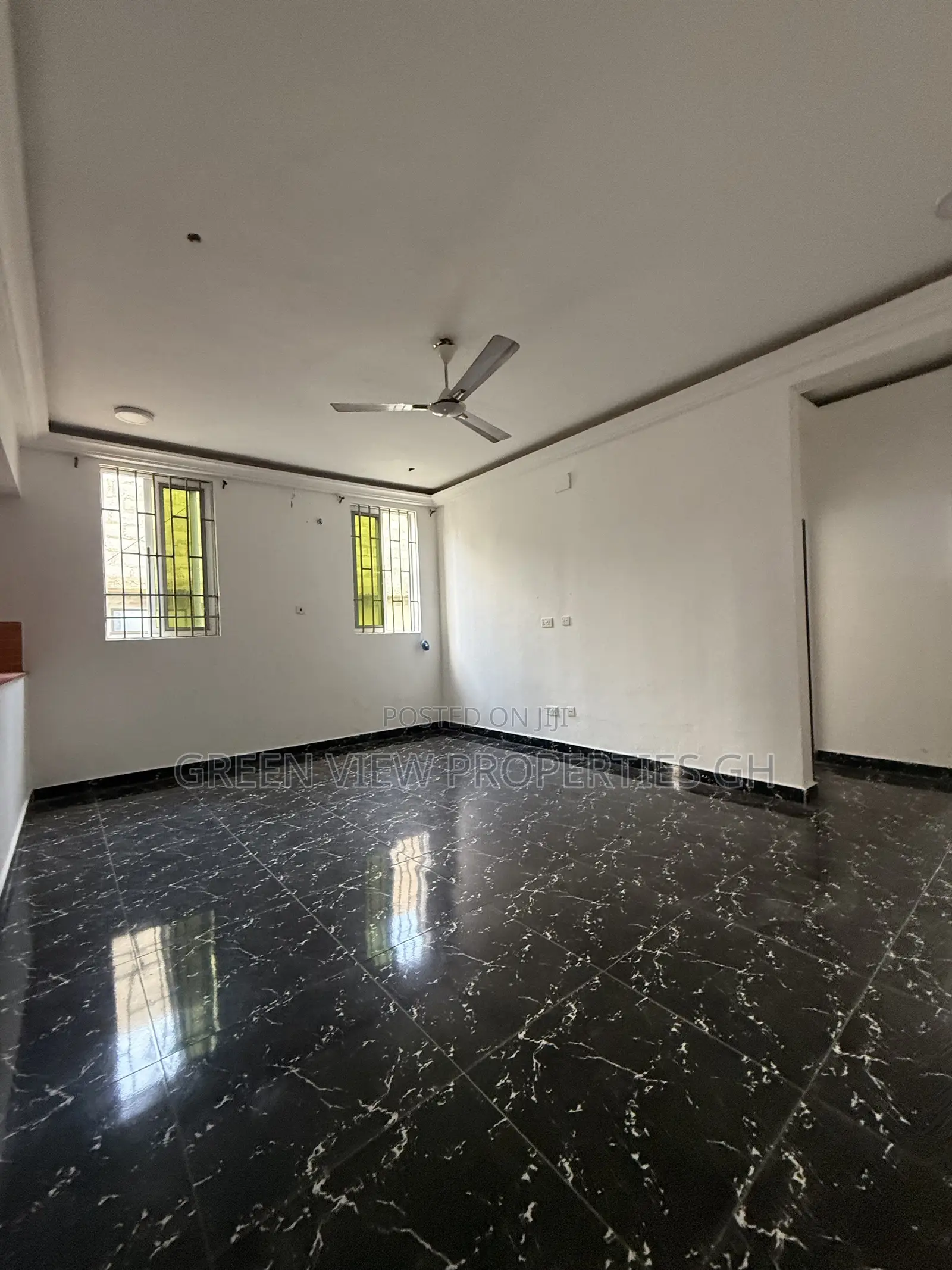 2bdrm Apartment in West Hills Mall Area for rent
