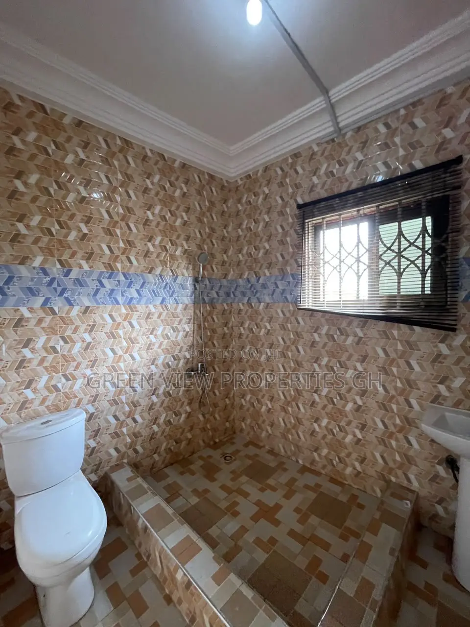 1bdrm Room & Parlour in Anyaa for rent