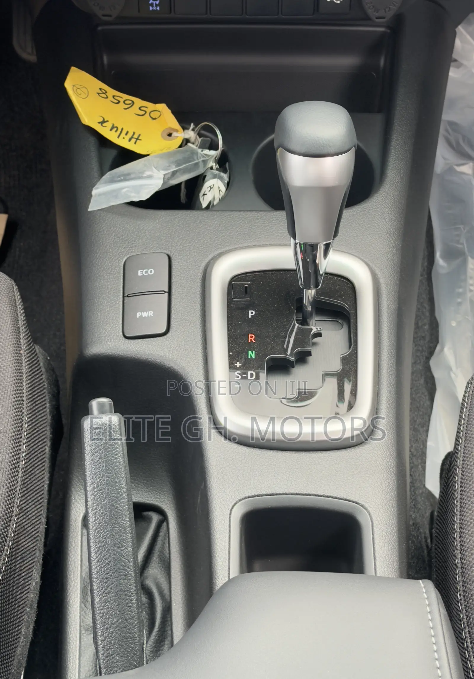 New Toyota Hilux 2025 White
