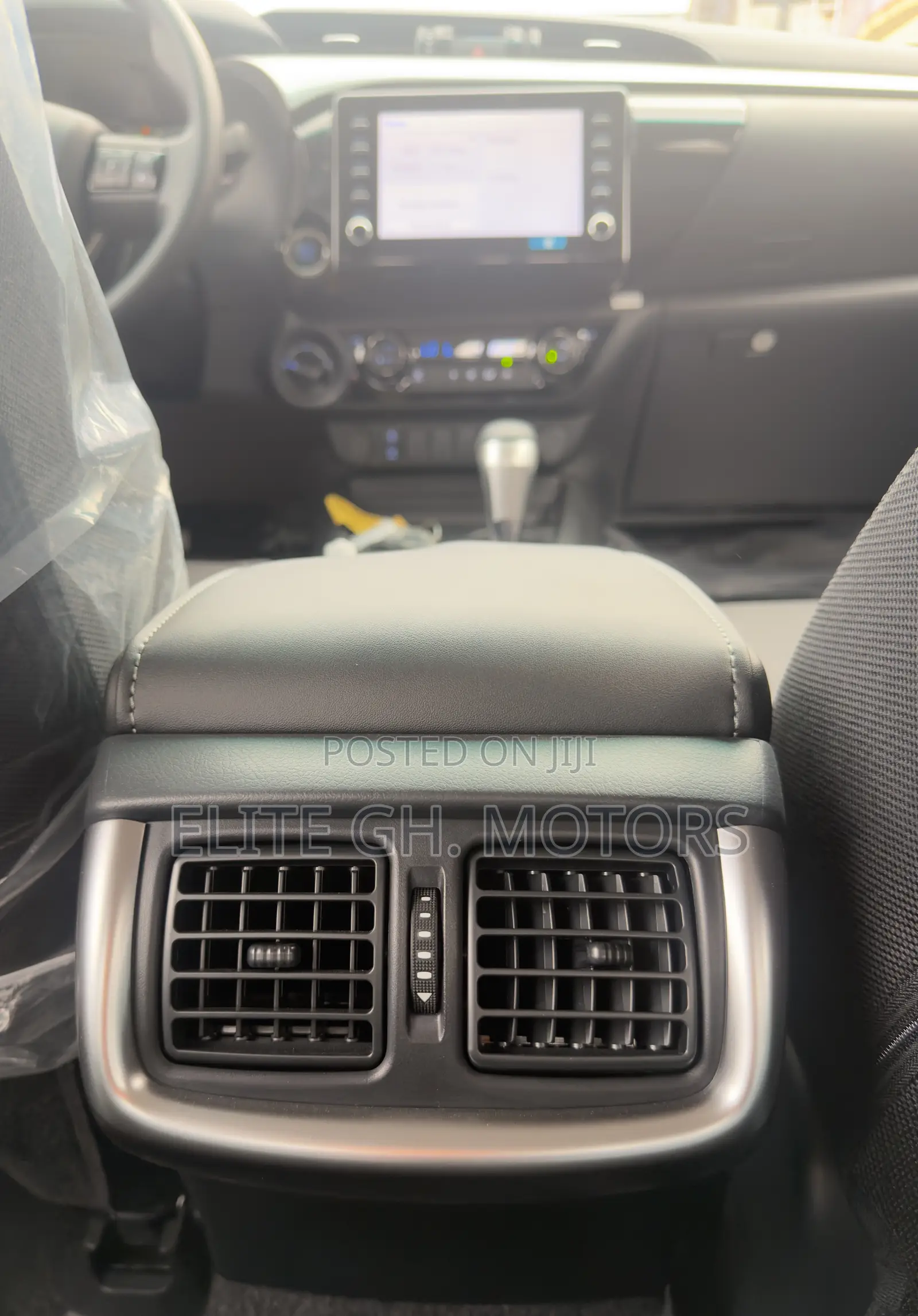 New Toyota Hilux 2025 White