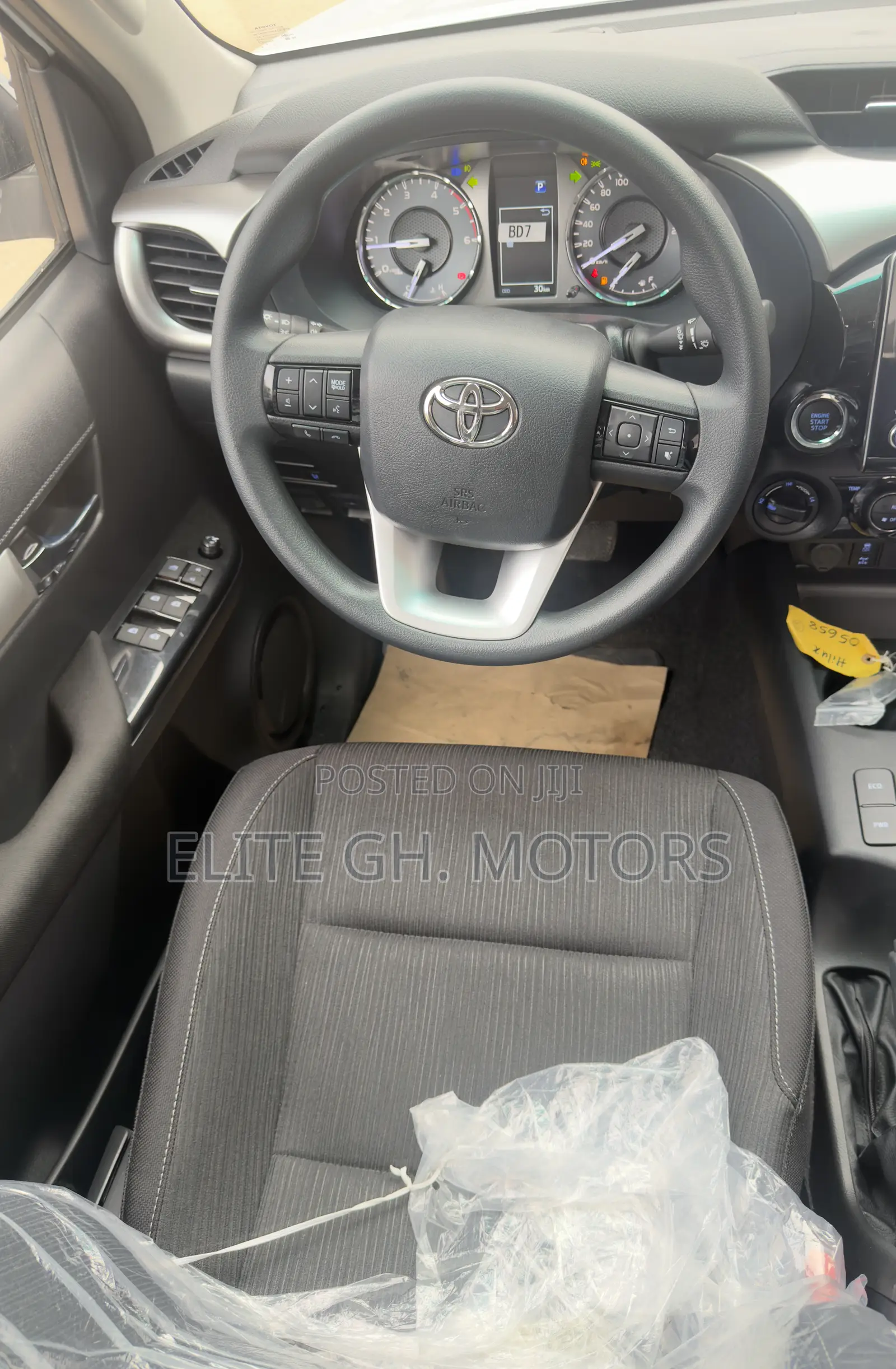 New Toyota Hilux 2025 White