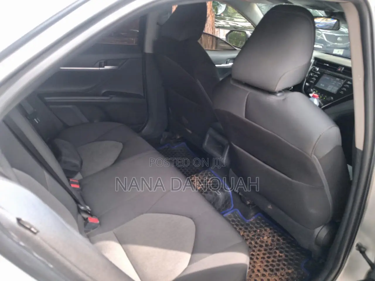 Toyota Camry 2018 Silver