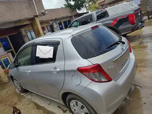 Toyota Vitz 2012 Silver