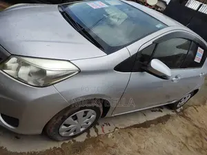 Toyota Vitz 2012 Silver