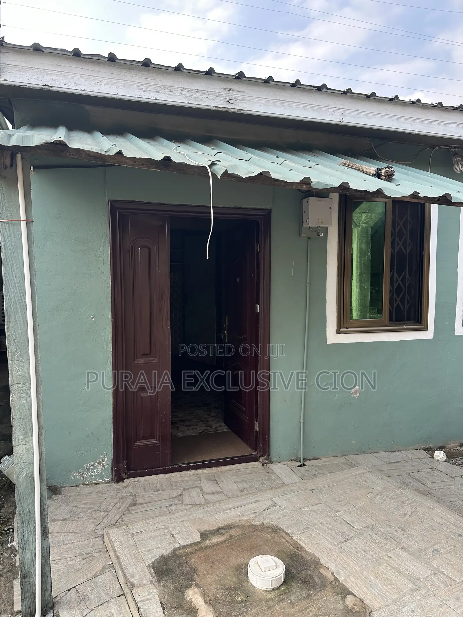 1bdrm Room & Parlour in Weija, Choice, Old Barrier for rent