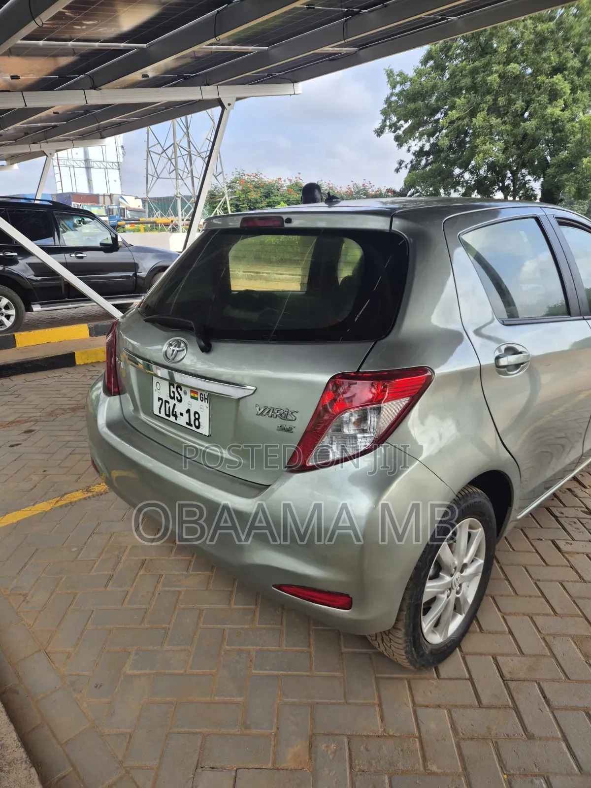 Toyota Vitz 2014 Silver