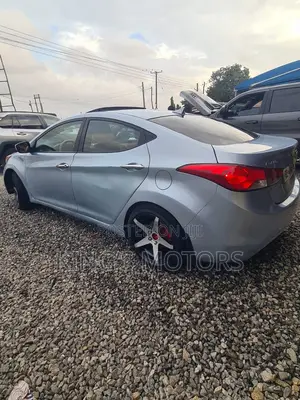 Hyundai Elantra Limited Sedan FWD (1.8L 4cyl 6A) 2013 Blue
