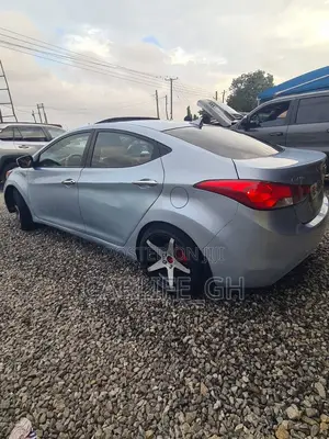 Hyundai Elantra Limited Sedan FWD (1.8L 4cyl 6A) 2013 Blue
