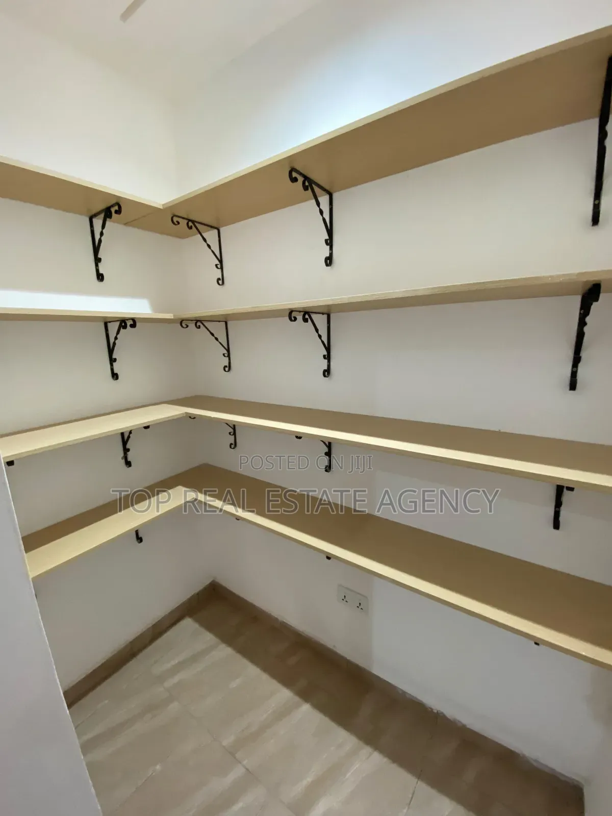 2bdrm Apartment in 150, Ofankor for rent