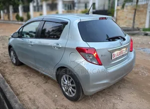 Toyota Vitz 2011 Green