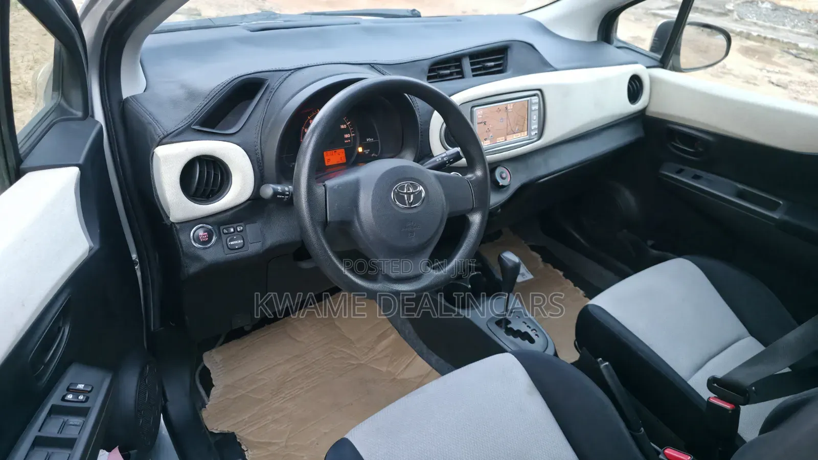 Toyota Vitz 2011 Green