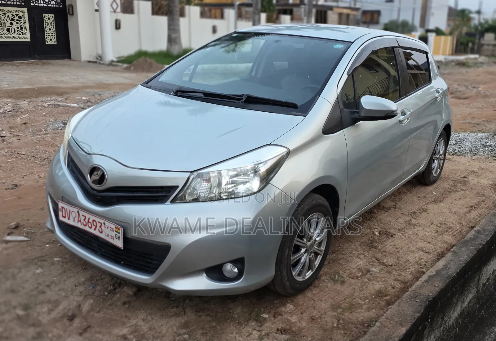 Toyota Vitz 2011 Green