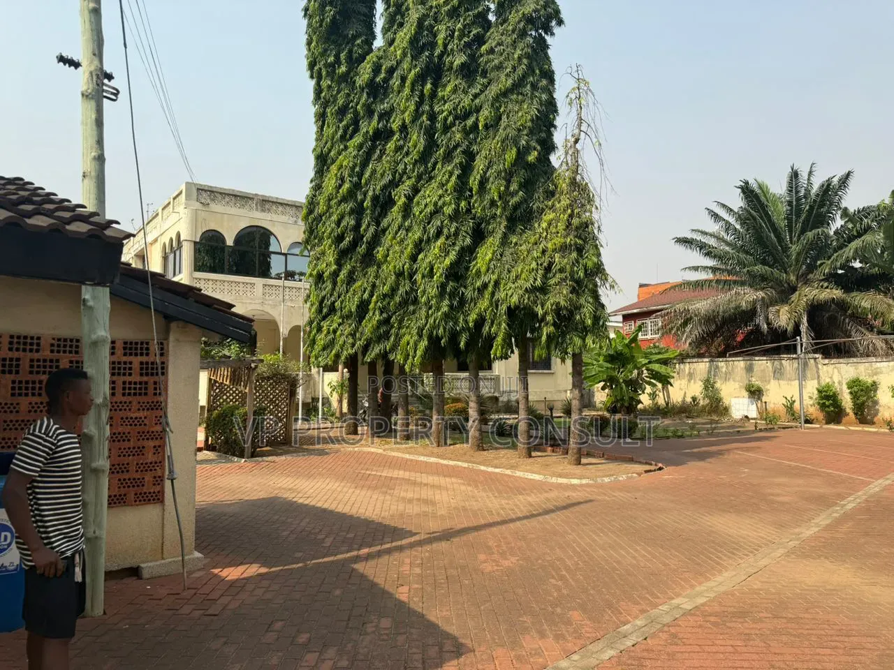 6BEDROOMS Office Space for Sale at North Ridge