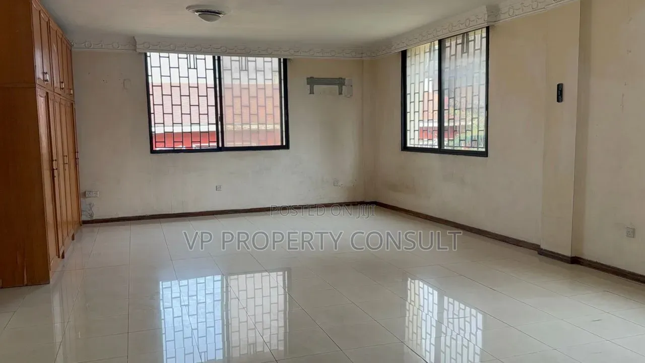 6BEDROOMS Office Space for Sale at North Ridge