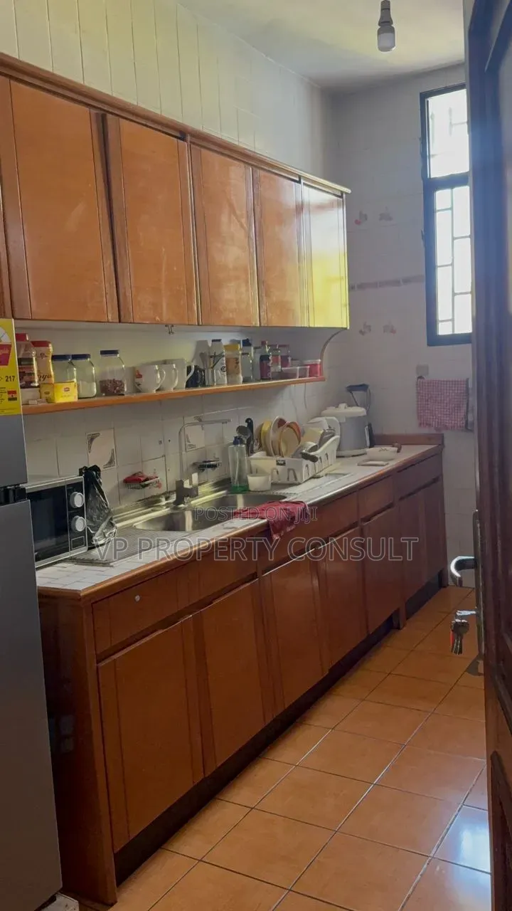 6BEDROOMS Office Space for Sale at North Ridge