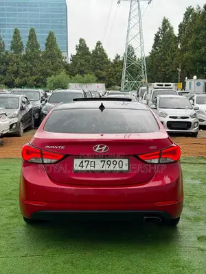 Hyundai Avante 2014 Red