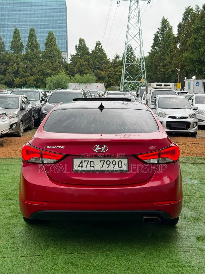 Hyundai Avante 2014 Red