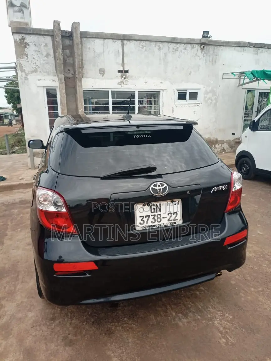 Toyota Matrix L Hatchback FWD (1.8L 4cyl 5M) 2012 Black