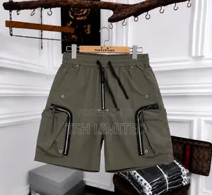 Side Pocket Male Short