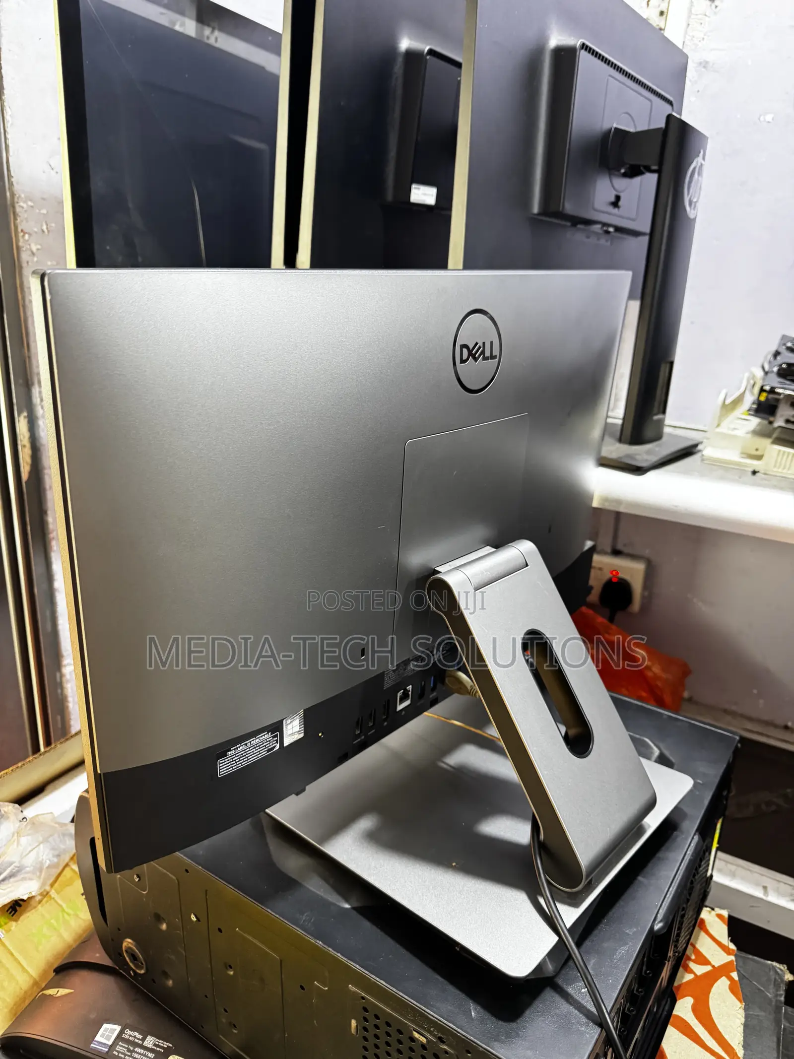 Desktop Computer Dell OptiPlex 7460 16GB Intel Core i5 SSD 256GB