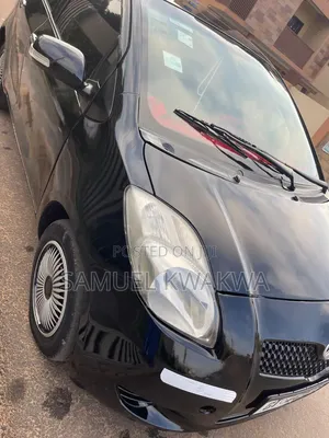 Toyota Vitz 2010 Black