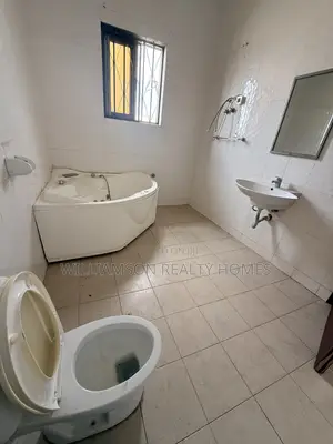 4bdrm Duplex in Community 20 Estate, Spintex for rent