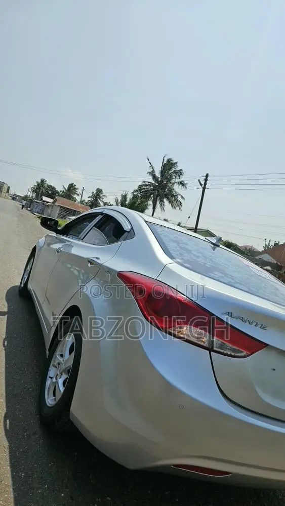 Hyundai Avante 2013 Silver