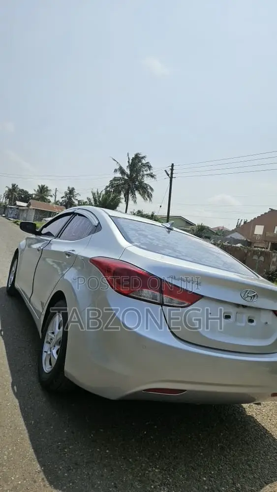 Hyundai Avante 2013 Silver