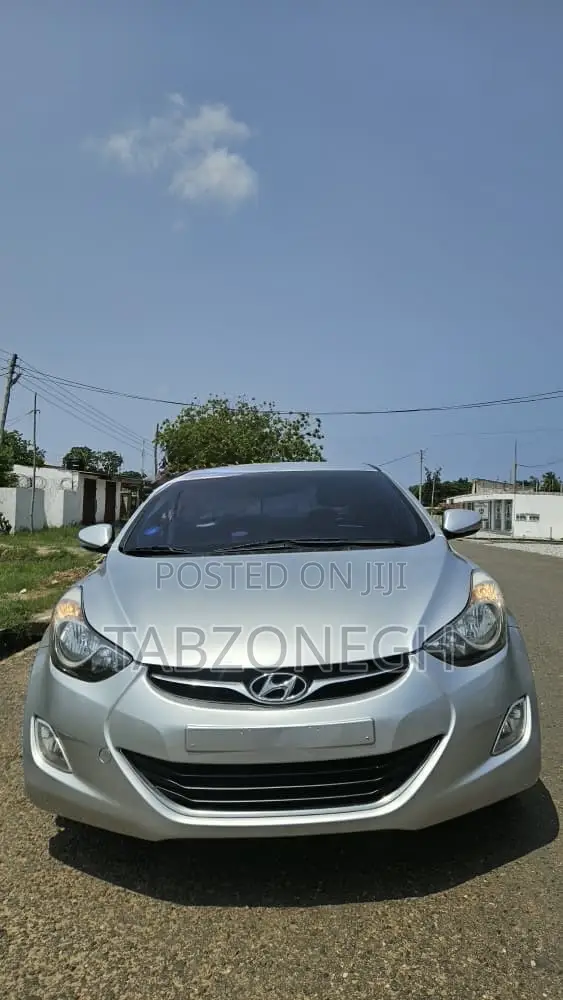 Hyundai Avante 2013 Silver