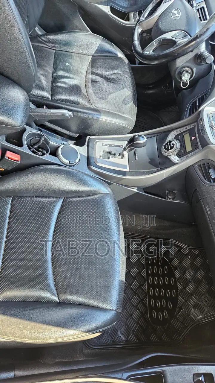 Hyundai Avante 2013 Silver