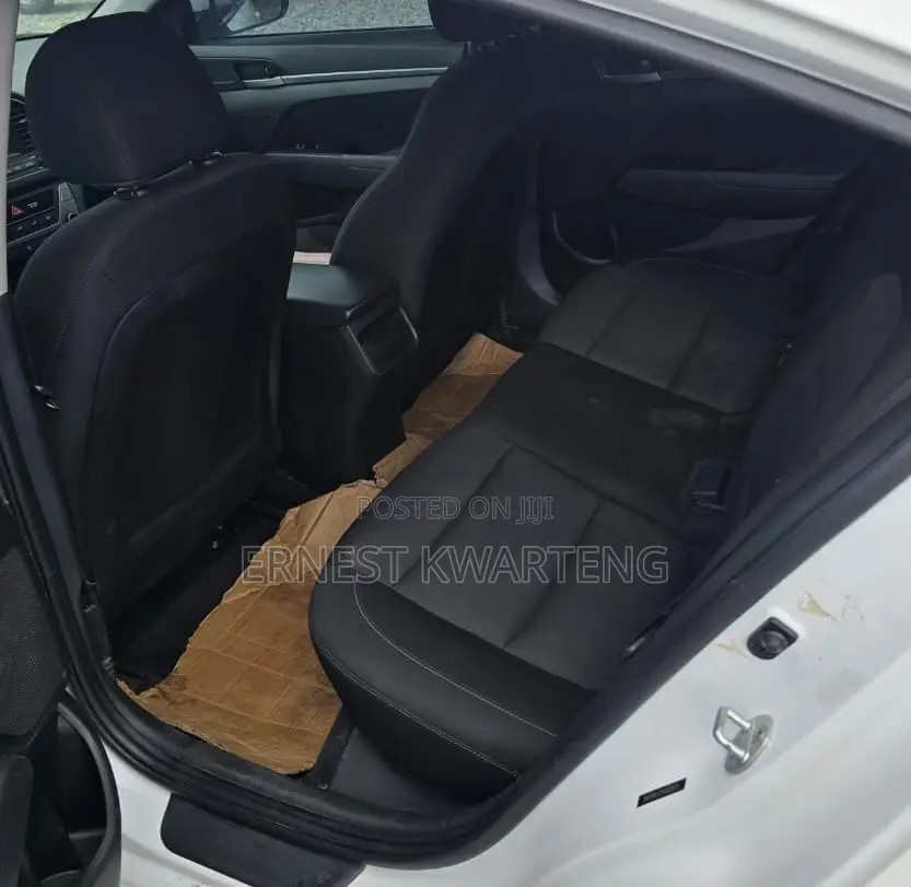 Hyundai Elantra 2018 White