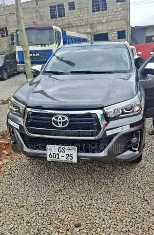 Toyota Hilux SR 4x4 2017 Gray