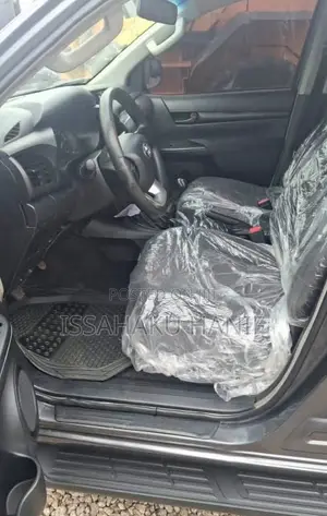 Toyota Hilux SR 4x4 2017 Gray
