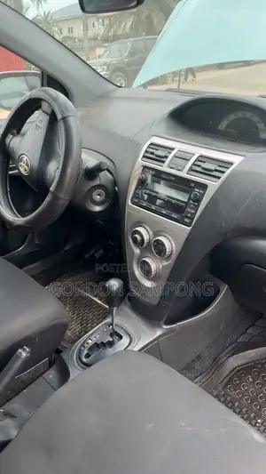 Toyota Yaris 1.5 Automatic 2009 Green