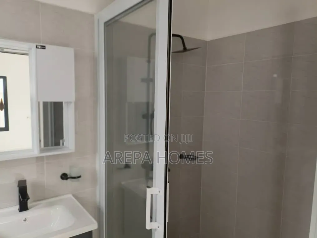 4bdrm Townhouse / Terrace in Arepa Homes, Ghana Flag for rent