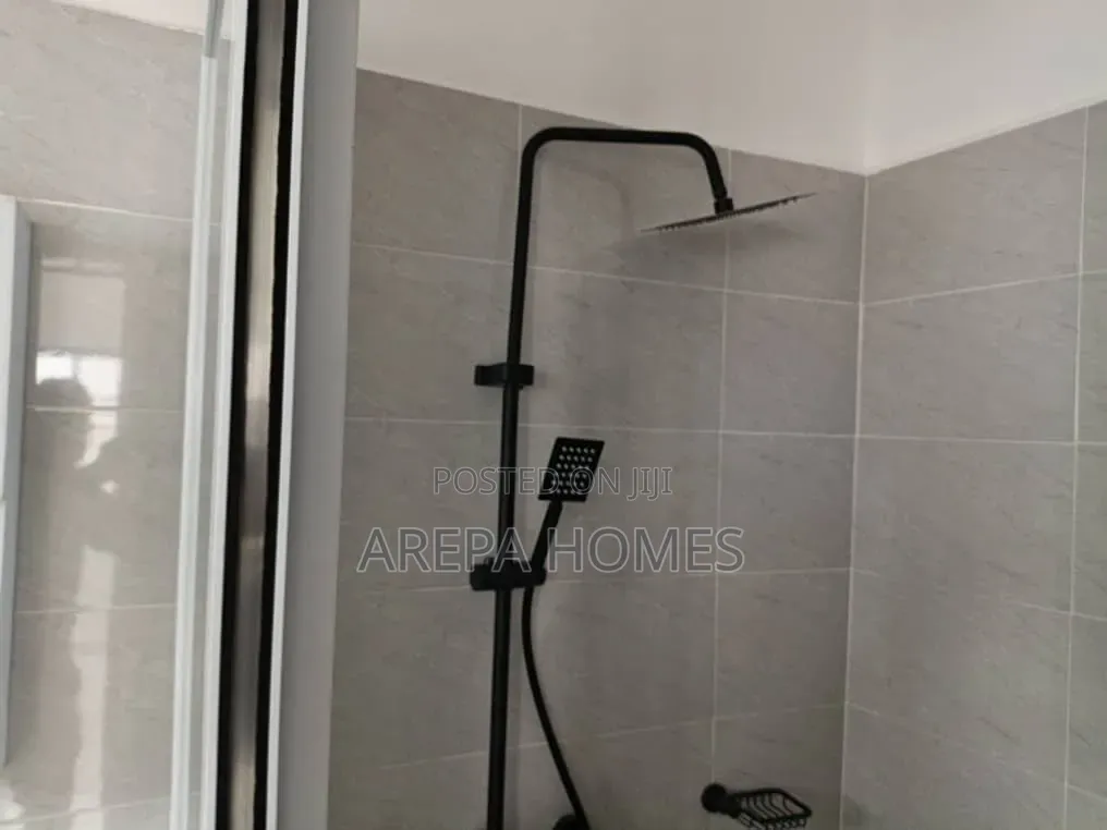4bdrm Townhouse / Terrace in Arepa Homes, Ghana Flag for rent