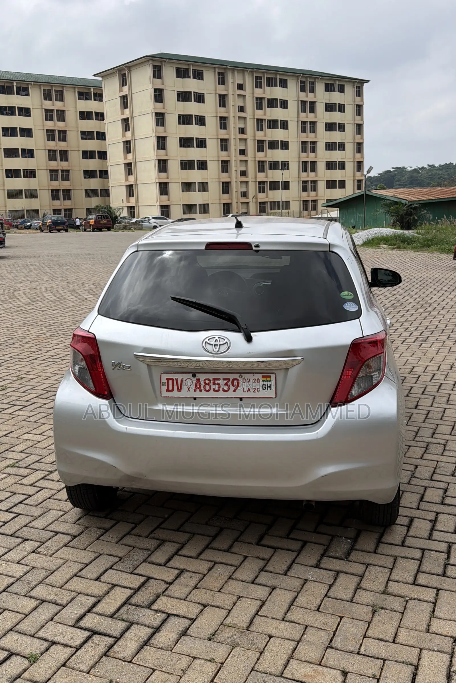 Toyota Vitz 1.3 FWD 5dr 2011 Silver