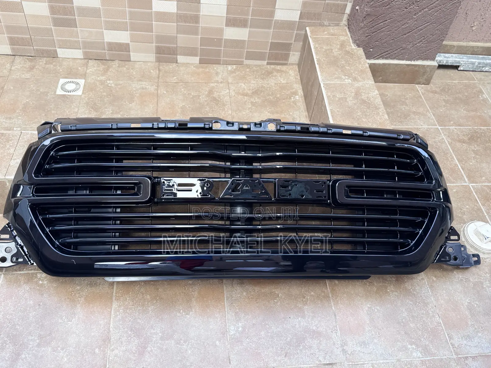 Dodge RAM 2020 Front Grille