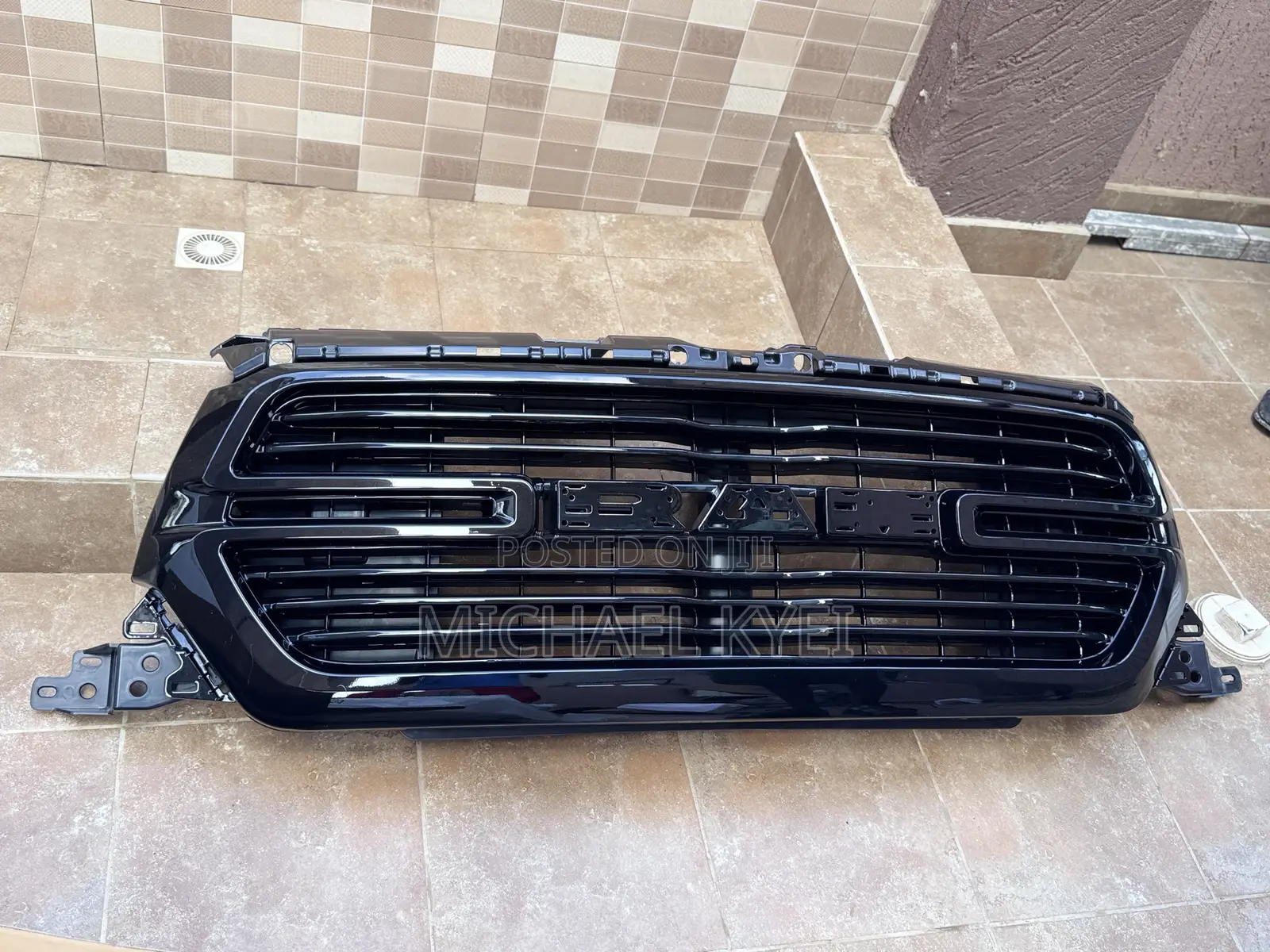 Dodge RAM 2020 Front Grille