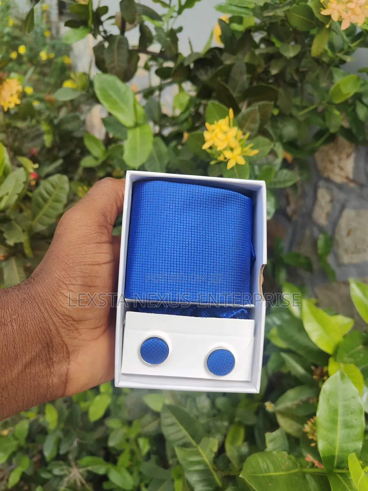Quality Flying Tie, Cufflinks Pocket Square in a Box