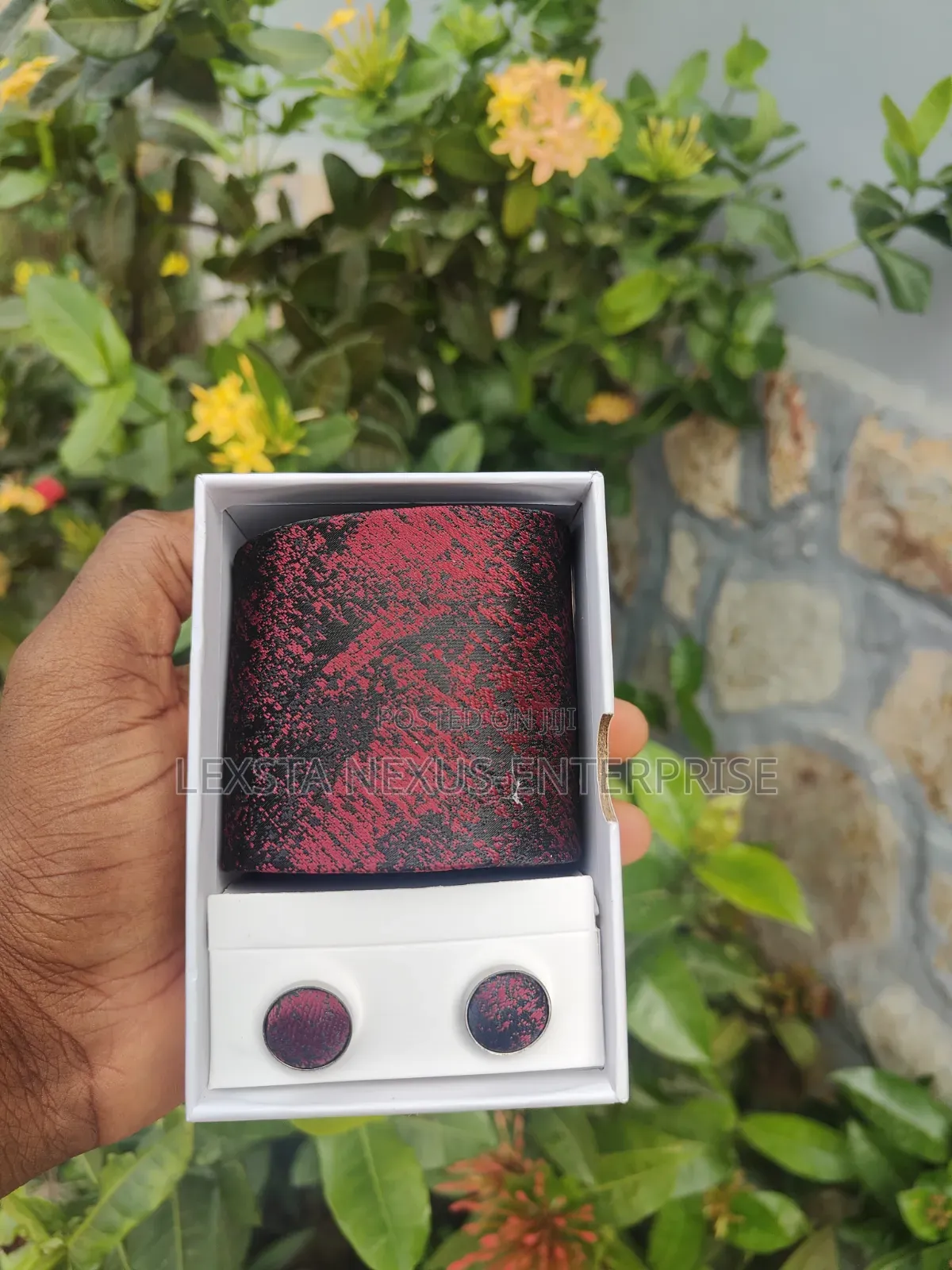 Quality Flying Tie, Cufflinks Pocket Square in a Box