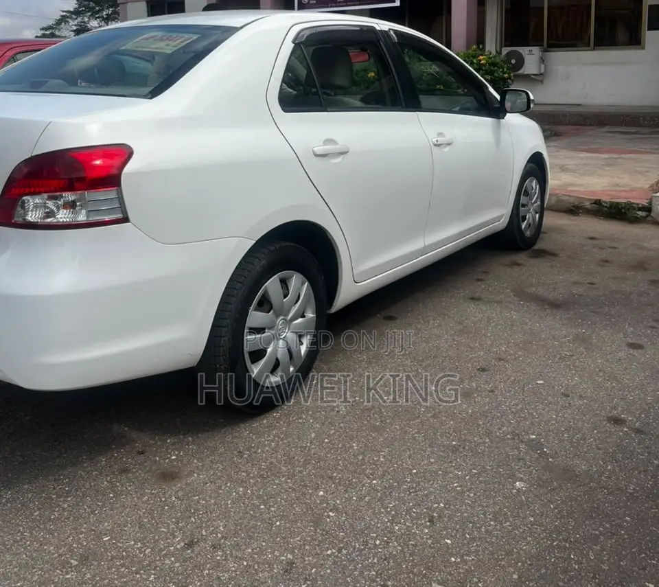 Toyota Belta 2010 White