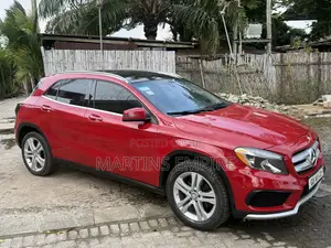 Mercedes-Benz GLA 250 2016 Red
