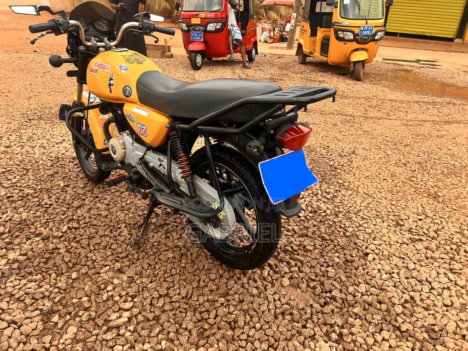Bajaj Boxer 150 UG 2024 Yellow