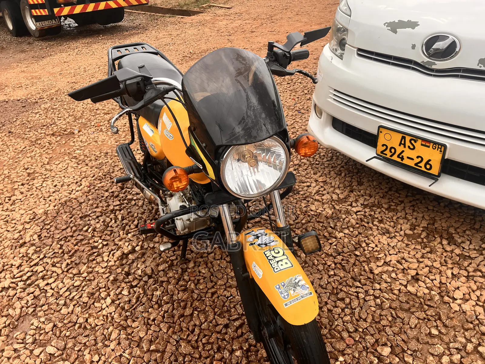Bajaj Boxer 150 UG 2024 Yellow