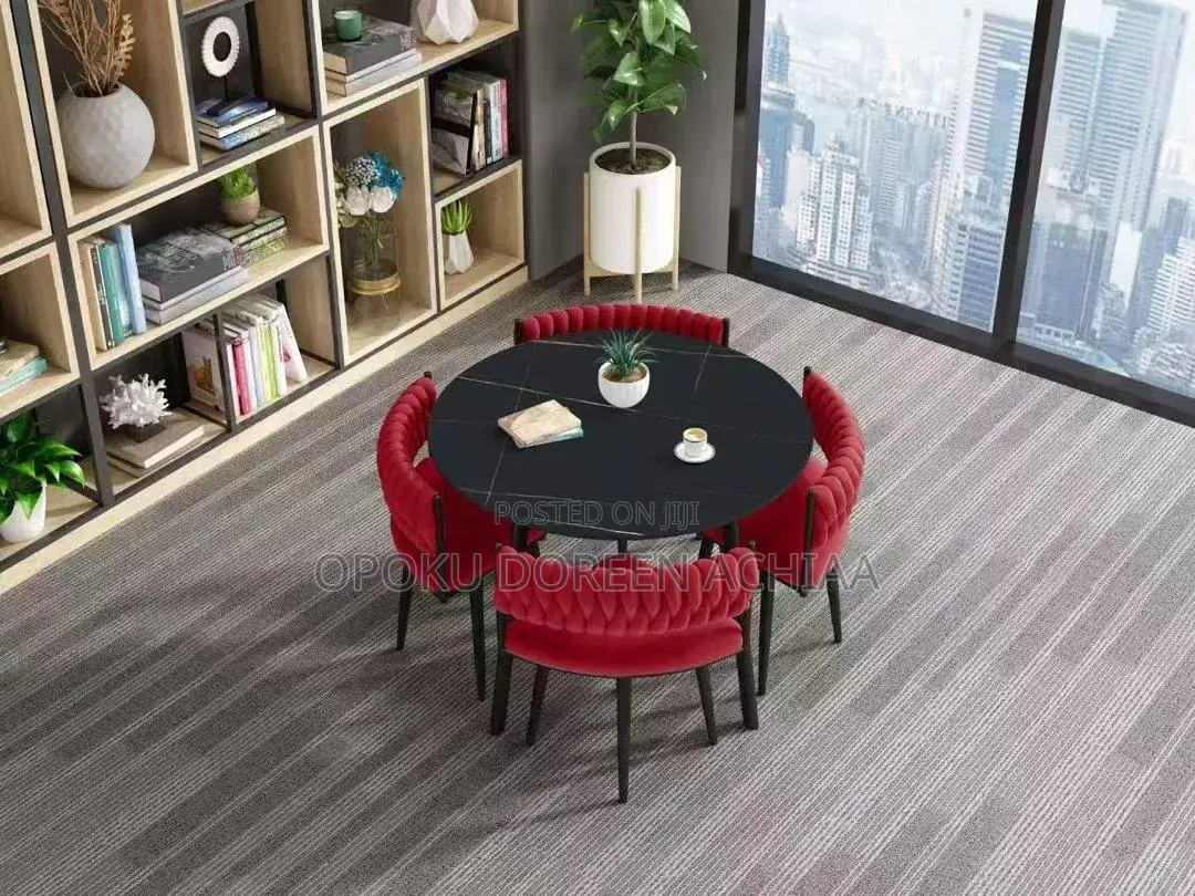 4 Chair Dinning Table