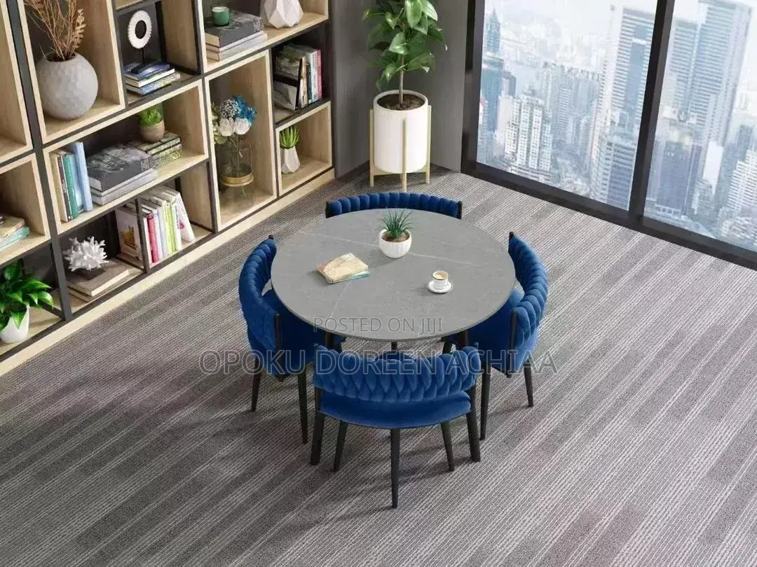 4 Chair Dinning Table