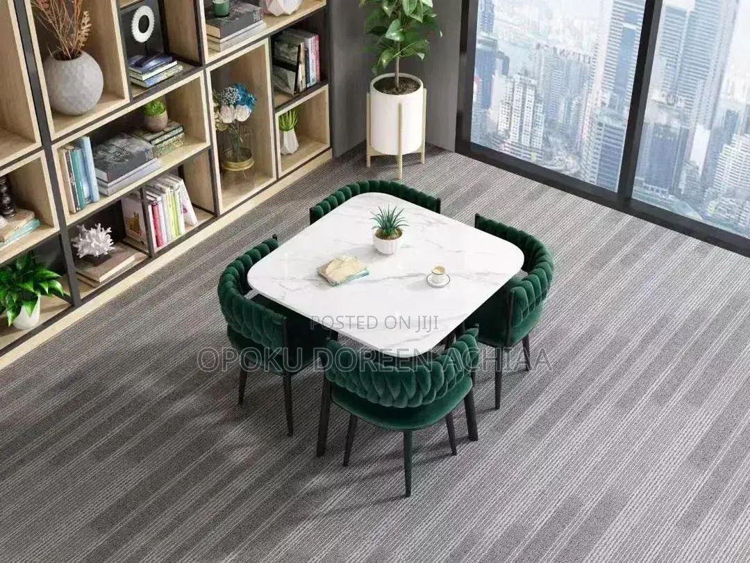 4 Chair Dinning Table